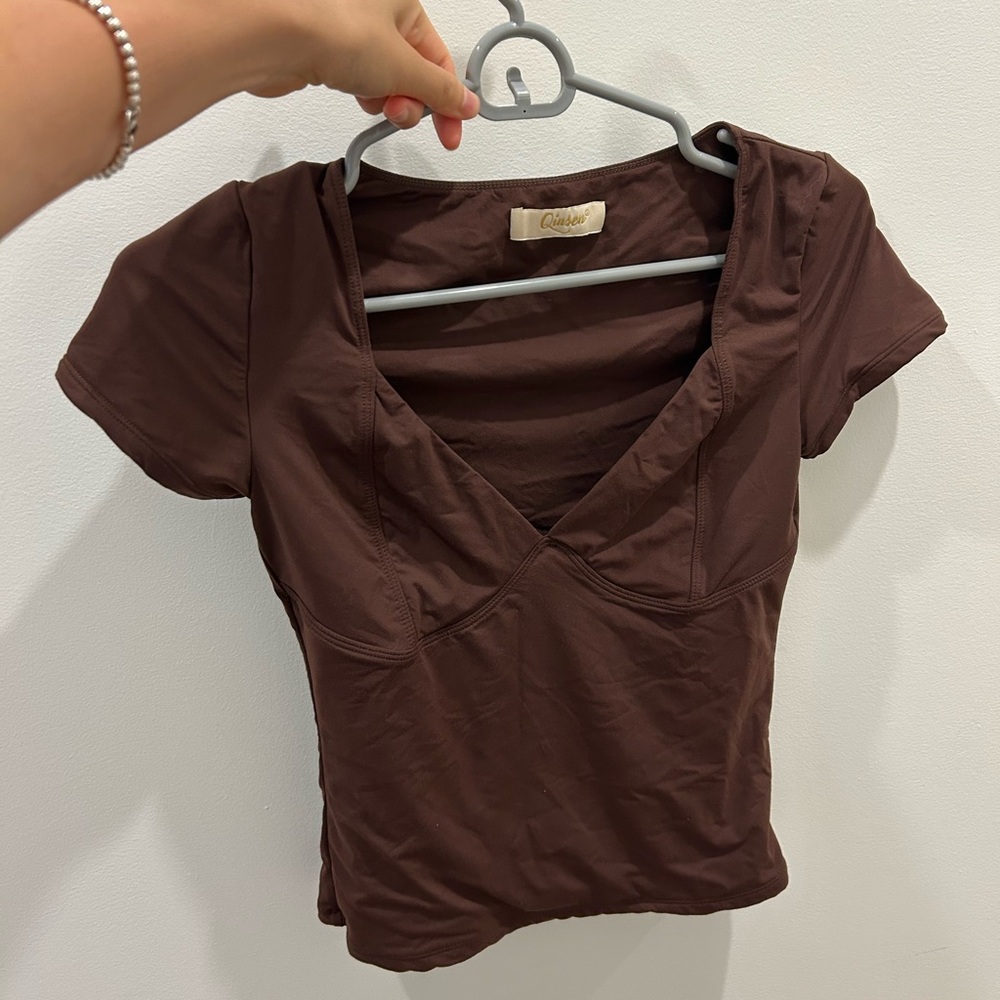 Brown vneck tee